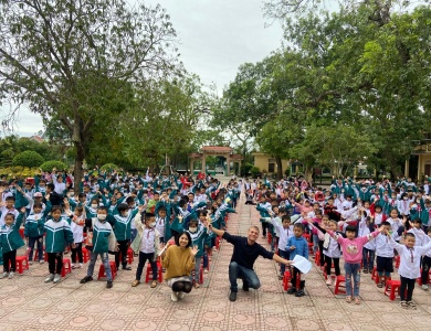 Chương trình "Chào năm học mới" cùng trường Tiểu học Cộng Hoà và trường Tiểu học Quang Trung